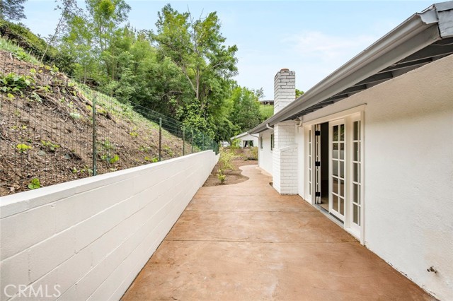 Detail Gallery Image 34 of 37 For 20546 Miranda Pl, Woodland Hills,  CA 91367 - 3 Beds | 2 Baths