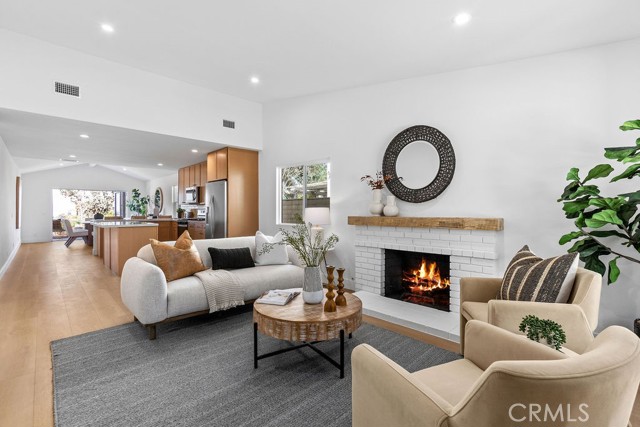 Detail Gallery Image 4 of 14 For 22715 via Santigo, Mission Viejo,  CA 92691 - 3 Beds | 2 Baths