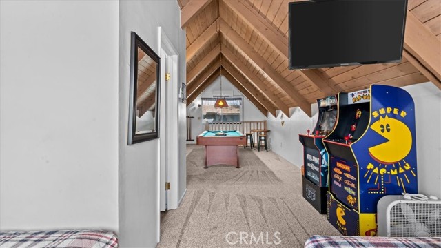613 E Victoria Court, Lake Arrowhead, CA 92352