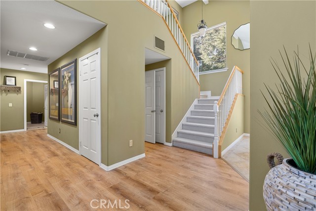 Detail Gallery Image 20 of 44 For 24587 Lola, Newhall,  CA 91321 - 5 Beds | 3 Baths