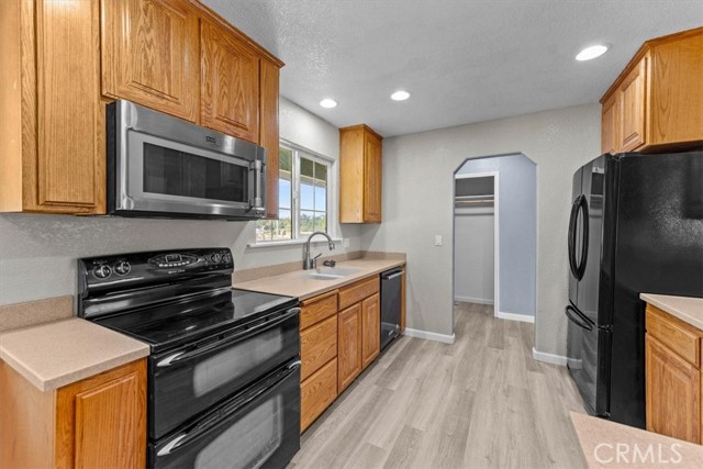 Detail Gallery Image 10 of 42 For 22132 Los Robles Way, Palo Cedro,  CA 96073 - 3 Beds | 2 Baths