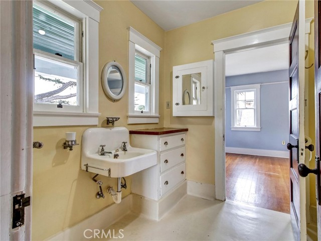 Detail Gallery Image 30 of 40 For 1423 Post Ave, Torrance,  CA 90501 - 5 Beds | 3/1 Baths