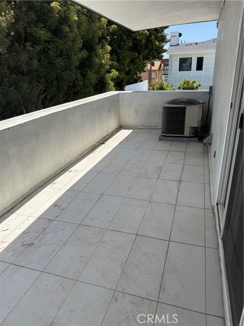 Detail Gallery Image 16 of 18 For 2308 Harriman Ln #D,  Redondo Beach,  CA 90278 - 2 Beds | 1/1 Baths