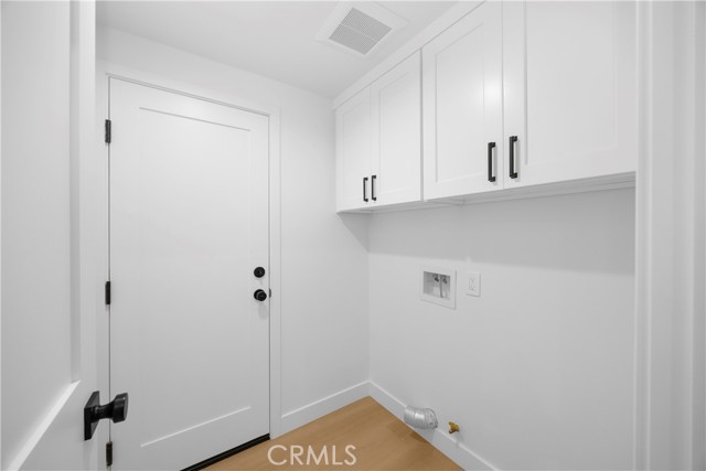 Detail Gallery Image 26 of 33 For 20942 Queens Park, Huntington Beach,  CA 92646 - 5 Beds | 3 Baths