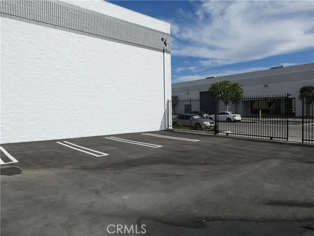 913 Ruberta Avenue, Glendale, California 91201, ,Commercial Lease,For Rent,913 Ruberta Avenue,CRGD23211279