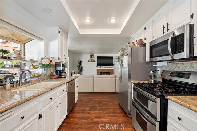 Detail Gallery Image 5 of 16 For 31256 Quail Valley Rd, Castaic,  CA 91384 - 3 Beds | 3 Baths