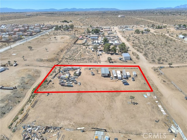 11525 Cactus Road, Phelan CA: https://media.crmls.org/medias/541a1635-8eb9-42b0-ae28-3a6996dbe78b.jpg