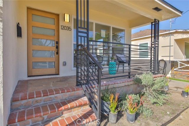 Detail Gallery Image 3 of 40 For 12035 Ramona, Hawthorne,  CA 90250 - 3 Beds | 3 Baths