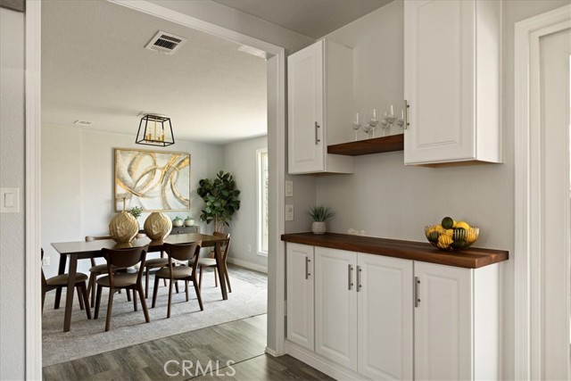 1110 W Cypress Avenue, Redlands CA: https://media.crmls.org/medias/541b1db4-0641-43d4-a65a-2ff390eda16b.jpg