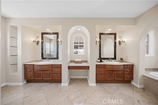 3 Vincennes, Newport Coast CA: https://media.crmls.org/medias/541bac23-cc06-472d-9491-ab1015b3fba9.jpg
