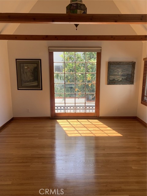 Detail Gallery Image 12 of 44 For 1718 Cleveland Rd, Glendale,  CA 91202 - 3 Beds | 3 Baths