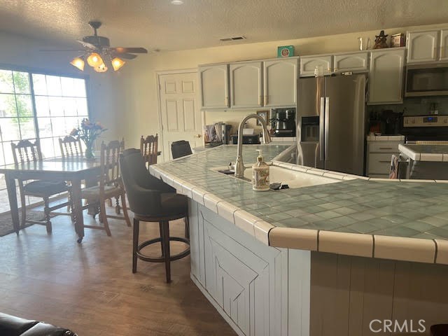 19821 Danielle Way, Apple Valley CA: https://media.crmls.org/medias/541dfcad-6e05-4e87-b775-ec101b782749.jpg