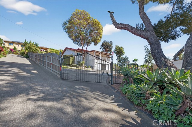 Detail Gallery Image 8 of 69 For 1528 York Dr, Vista,  CA 92084 - 3 Beds | 2 Baths