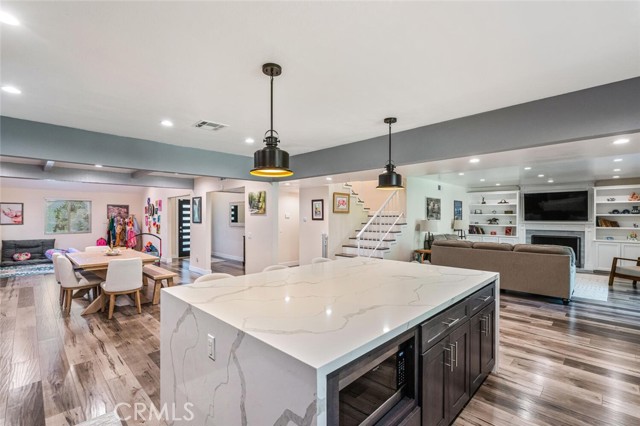 Detail Gallery Image 11 of 30 For 6321 Balcom Ave, Encino,  CA 91316 - 4 Beds | 2/1 Baths