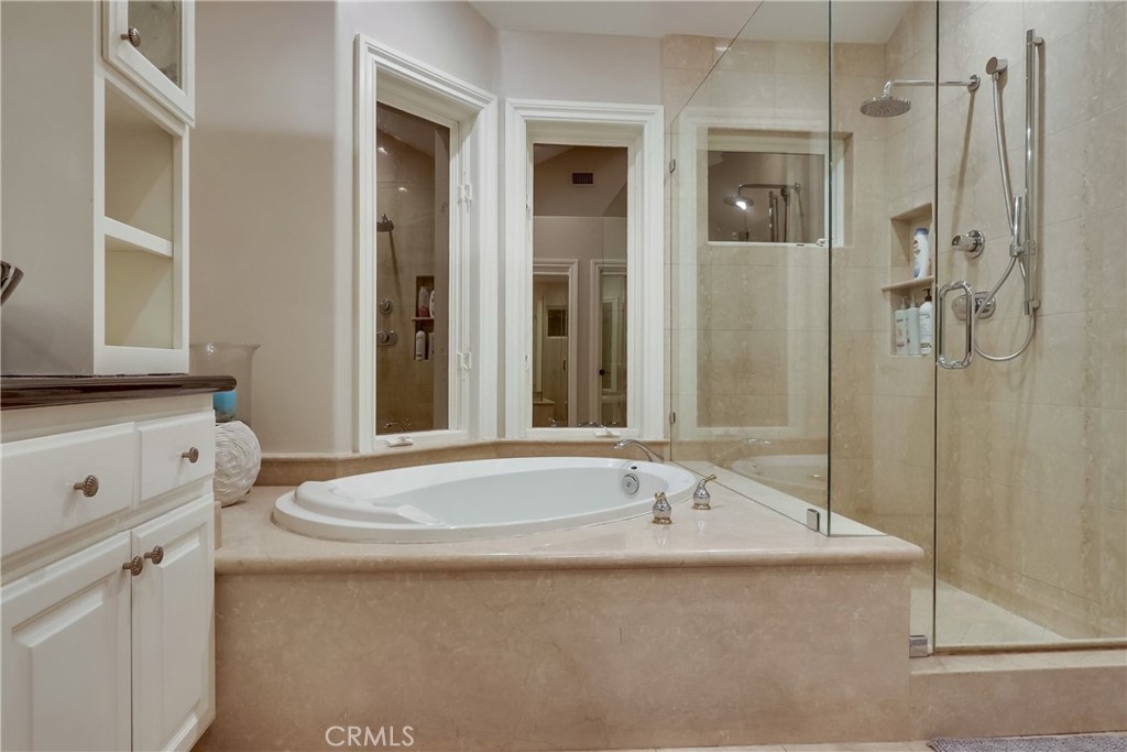 https://media.crmls.org/medias/541f1044-1886-4a26-9611-18a5d9614f8b.jpg?preset=X-Large