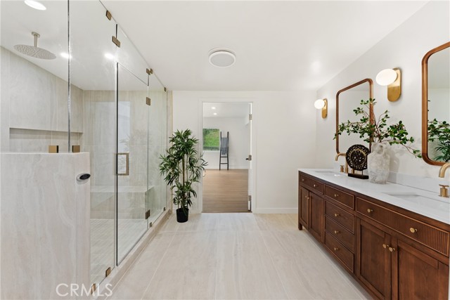 20217 Wells Drive, Woodland Hills CA: https://media.crmls.org/medias/541f3576-1ac2-4f9d-b911-6c5f20454428.jpg