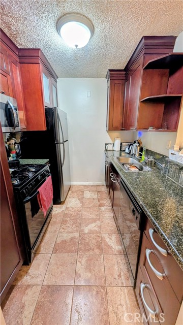 18620 Hatteras, Tarzana CA: https://media.crmls.org/medias/541f566b-31f5-4cfa-a25e-ff3c3f2d3fd1.jpg