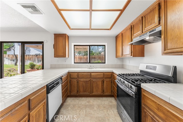 Detail Gallery Image 16 of 38 For 38027 Raintree, Palmdale,  CA 93552 - 3 Beds | 2 Baths