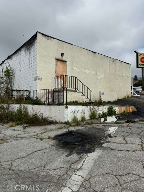 Detail Gallery Image 3 of 5 For 2427 Lake, Altadena,  CA 91001 - – Beds | – Baths