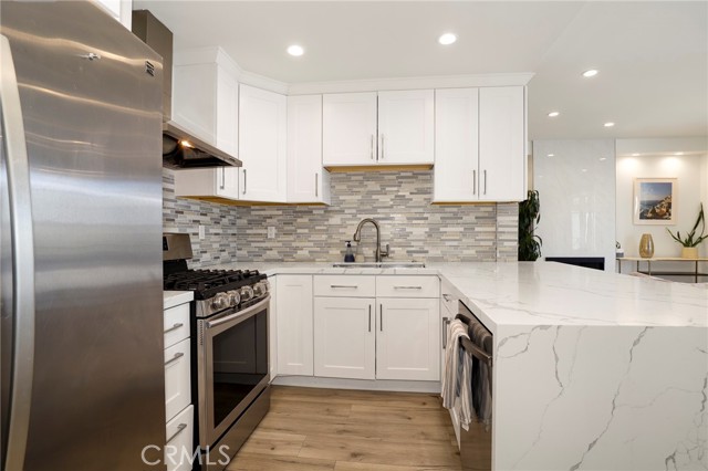 Detail Gallery Image 8 of 25 For 11723 Goshen Ave #103,  Los Angeles,  CA 90049 - 3 Beds | 2 Baths