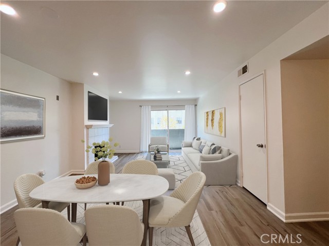 Detail Gallery Image 3 of 26 For 1940 N Highland Ave #25,  Los Angeles,  CA 90068 - 2 Beds | 2 Baths