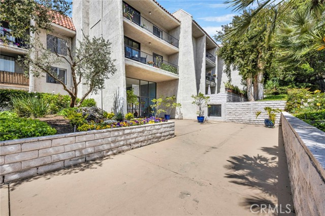 Detail Gallery Image 3 of 31 For 1401 Valley View Rd #314,  Glendale,  CA 91202 - 1 Beds | 1 Baths