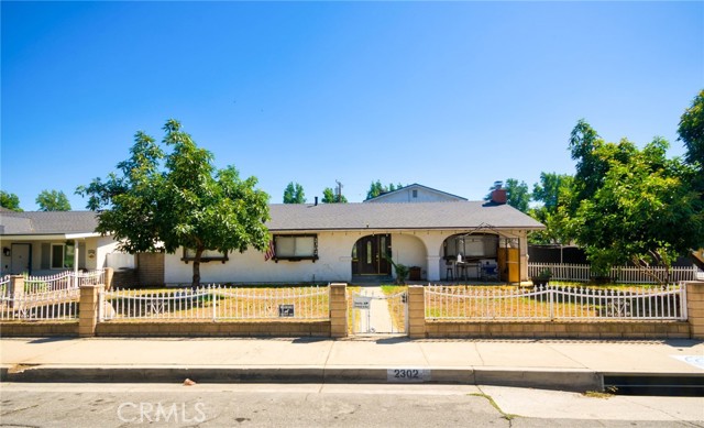 2302 8th Street, La Verne CA: https://media.crmls.org/medias/5421f20e-4b67-40bd-88d3-d5e54e9b926a.jpg