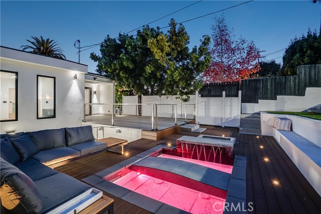 Detail Gallery Image 16 of 59 For 10519 Louisiana Ave, Los Angeles,  CA 90025 - 5 Beds | 5/1 Baths