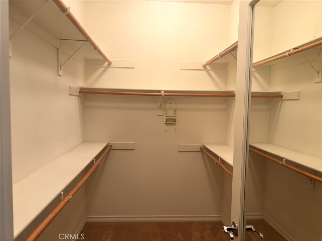 https://media.crmls.org/medias/54222be9-fbfd-4283-ac11-3fb776cbff89.jpg?preset=X-Large