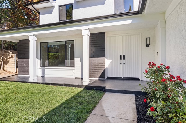 Detail Gallery Image 15 of 46 For 5340 Edgeware Dr, Calabasas,  CA 91301 - 5 Beds | 3 Baths