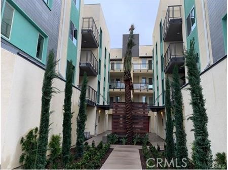 Front Image Thumbnail for CROC25253406