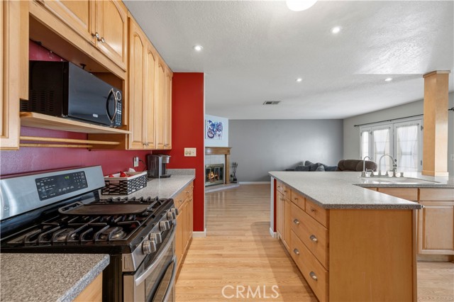 Detail Gallery Image 11 of 44 For 19525 Steinway, Canyon Country,  CA 91351 - 4 Beds | 2 Baths