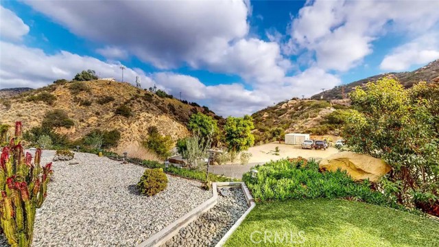 Detail Gallery Image 8 of 36 For 7300 Santa Susana Pass Rd, Simi Valley,  CA 93063 - 3 Beds | 2/1 Baths