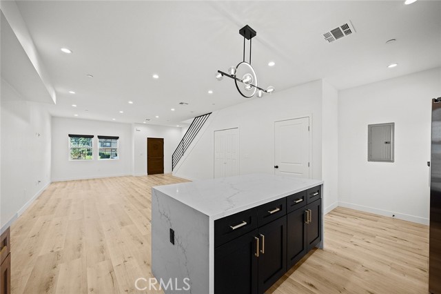 Detail Gallery Image 5 of 29 For 6747 Pickering #B,  Whittier,  CA 90601 - 3 Beds | 2/1 Baths