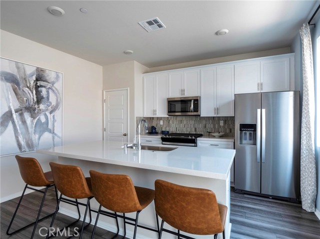 Detail Gallery Image 18 of 61 For 40467 Birchfield Dr, Temecula,  CA 92591 - 3 Beds | 2/1 Baths