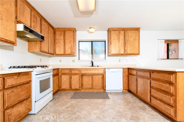 Detail Gallery Image 10 of 34 For 58309 Joshua Dr, Yucca Valley,  CA 92284 - 2 Beds | 2 Baths