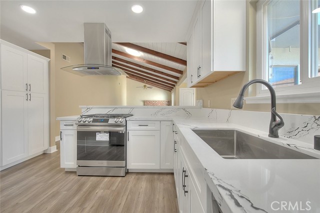 Detail Gallery Image 11 of 31 For 340 W Caroline St, Ontario,  CA 91762 - 7 Beds | 4 Baths