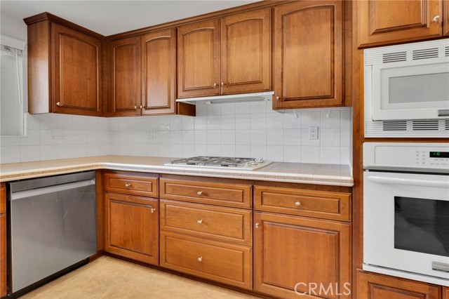 Detail Gallery Image 5 of 40 For 948 W Notre Dame St, Upland,  CA 91786 - 4 Beds | 2/1 Baths