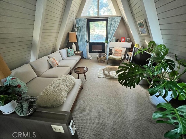 767 Grass Valley Road, Lake Arrowhead CA: https://media.crmls.org/medias/542618bd-6843-49f9-b375-3671337a3e67.jpg
