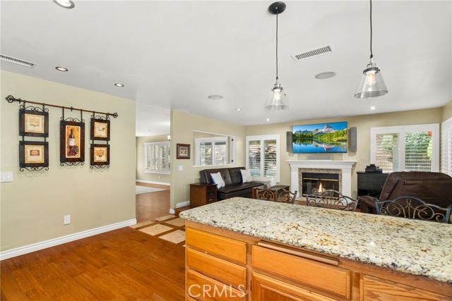 Detail Gallery Image 12 of 33 For 1098 Fernleaf Ln, Corona,  CA 92881 - 3 Beds | 2/1 Baths