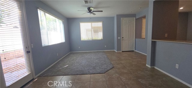 Detail Gallery Image 4 of 51 For 27966 John F Kennedy Dr #B,  Moreno Valley,  CA 92555 - 3 Beds | 2/1 Baths