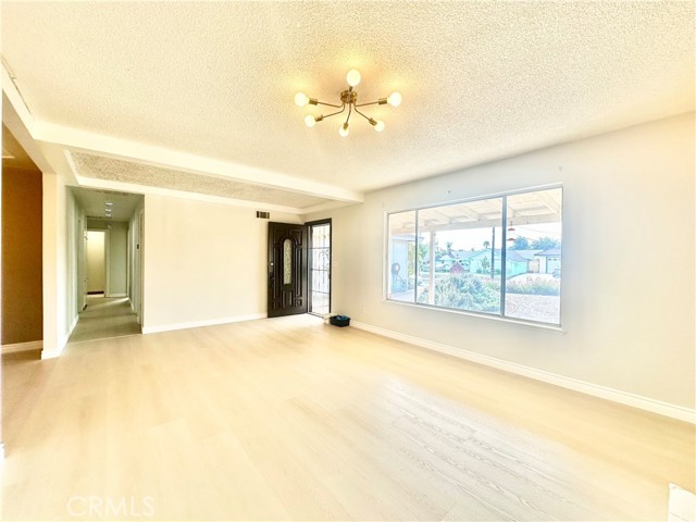 Detail Gallery Image 6 of 33 For 1758 N Madera, Ontario,  CA 91764 - 6 Beds | 3 Baths