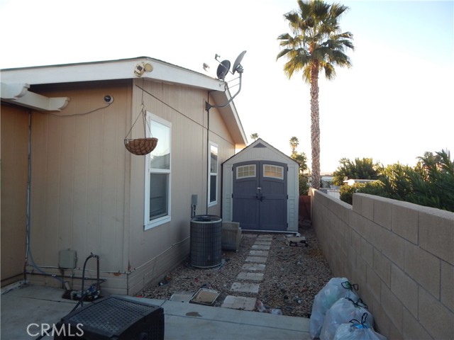 Detail Gallery Image 3 of 18 For 500 Bahama Dr, Hemet,  CA 92543 - 4 Beds | 3 Baths