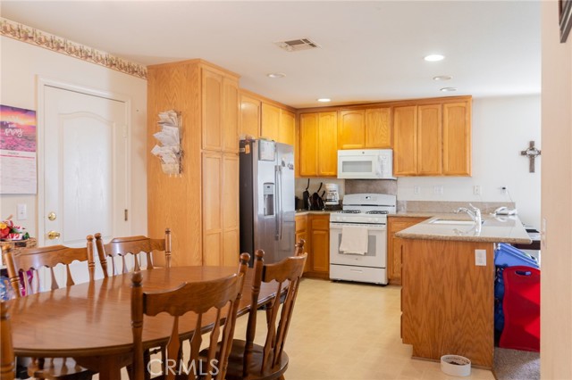 Detail Gallery Image 10 of 29 For 1253 Beaumont Ave, Beaumont,  CA 92223 - 4 Beds | 2 Baths