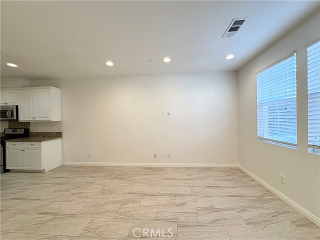 Detail Gallery Image 3 of 32 For 2868 E via Fiano, Ontario,  CA 91764 - 3 Beds | 2/1 Baths