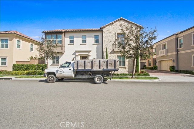 Detail Gallery Image 2 of 26 For 140 Trumpet Flower, Irvine,  CA 92618 - 4 Beds | 4 Baths