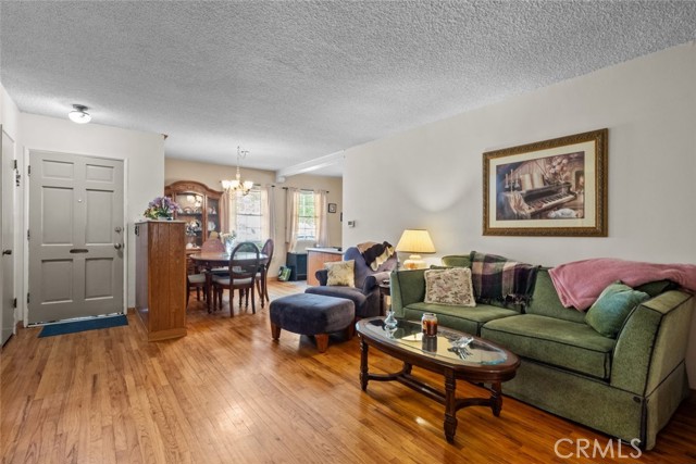 21041 Lanark Street, Canoga Park CA: https://media.crmls.org/medias/5429727f-449c-4922-8a4f-343117f3e1ab.jpg