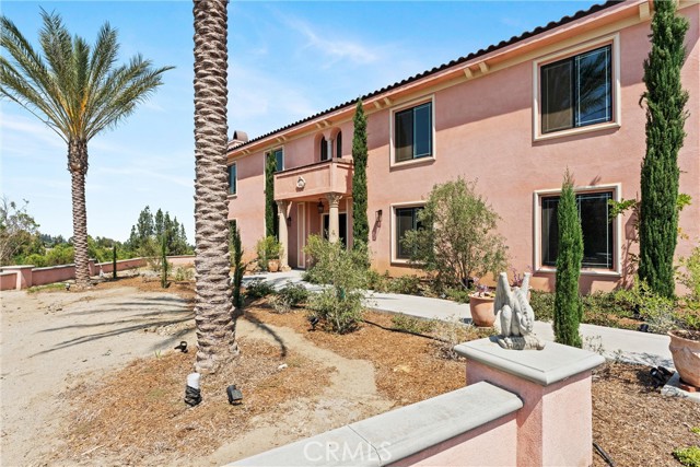 Detail Gallery Image 3 of 74 For 17190 Small Canyon Ln, Riverside,  CA 92506 - 6 Beds | 6/1 Baths