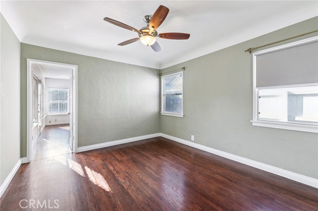 Detail Gallery Image 21 of 34 For 527 S Orchard Dr, Burbank,  CA 91506 - 4 Beds | 1/1 Baths