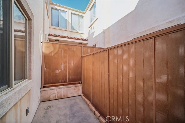 Detail Gallery Image 26 of 37 For 17311 Chatsworth St #4,  Granada Hills,  CA 91344 - 3 Beds | 2/1 Baths